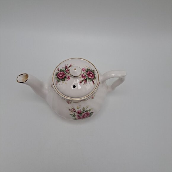 Golden Crown Fine Bone China Teapot With Pink Roses & Gold Trim - Picture 6 of 15